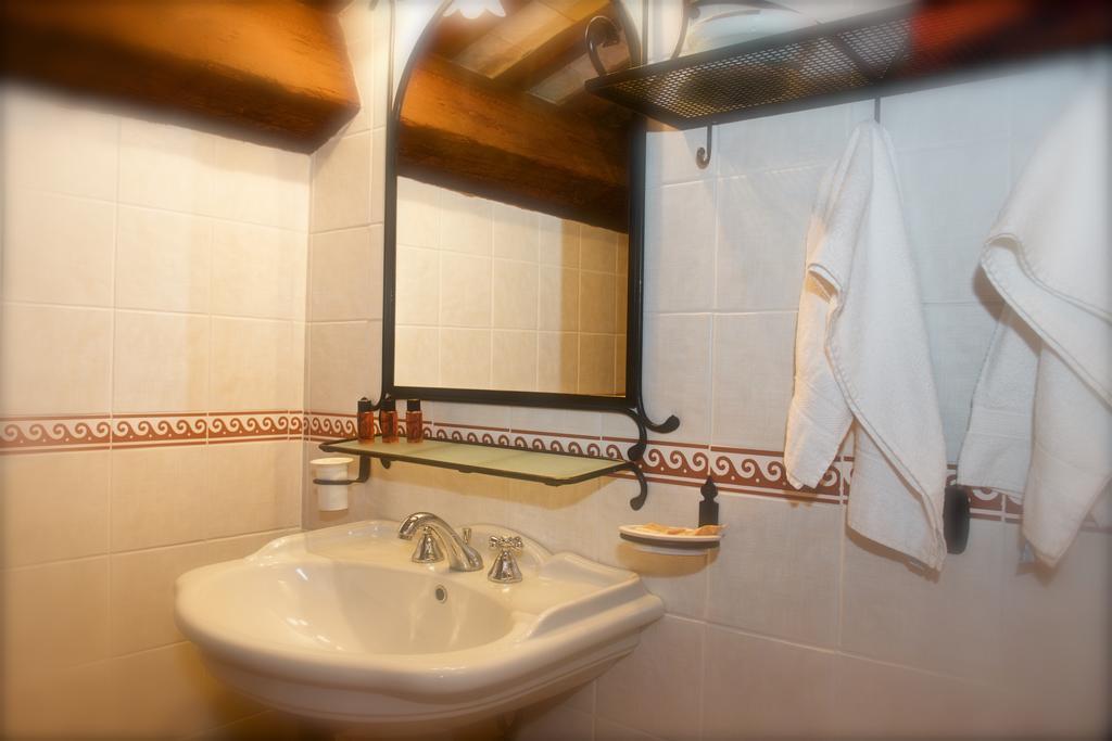 Rosso Porpora Villa Colle Umberto  Exteriör bild